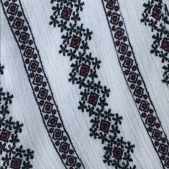 High to low deep v wrap top from LF - Picture 4 of 4